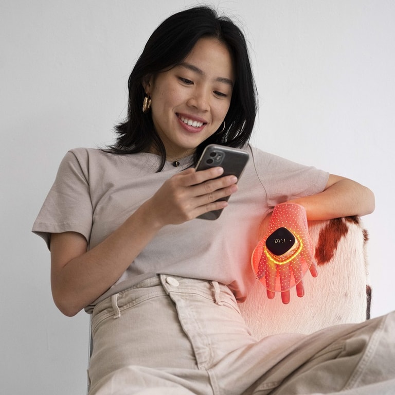 Foreo FAQ 221 LED-Маска для рук ультралегкая с 7 типами света