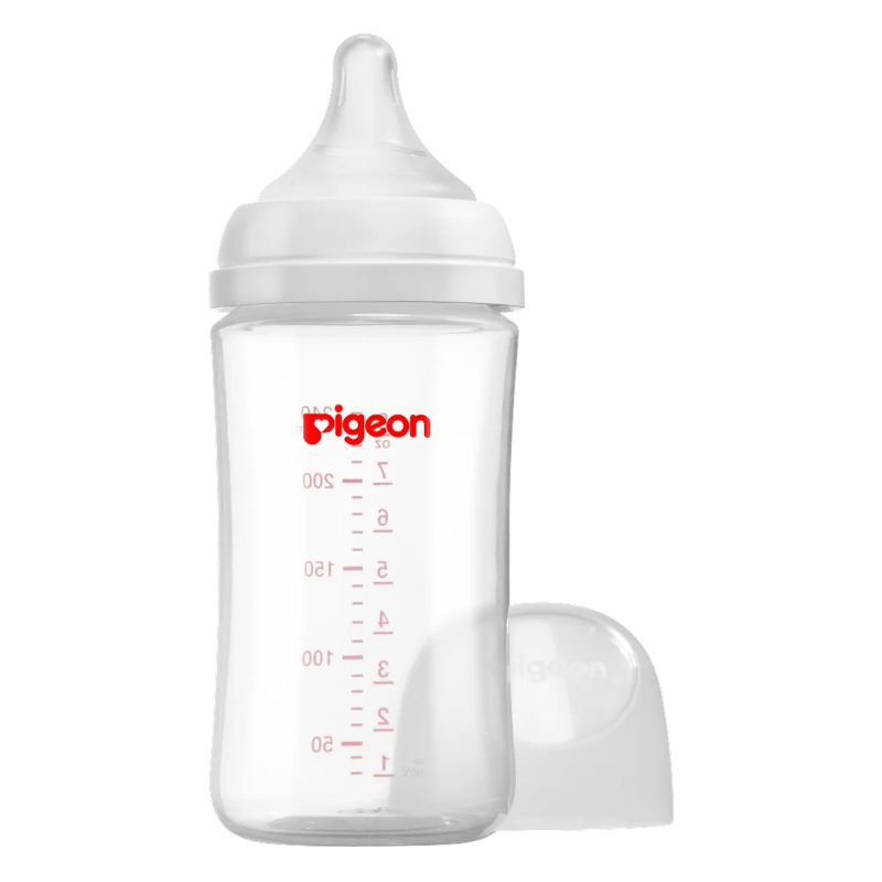 Изображение товара Бутылочка для кормления Pigeon из полипропилена 240 мл для детей от 3 месяцев